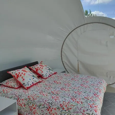 Cele Bulles Etoilees Hotel Brengues Exterior photo